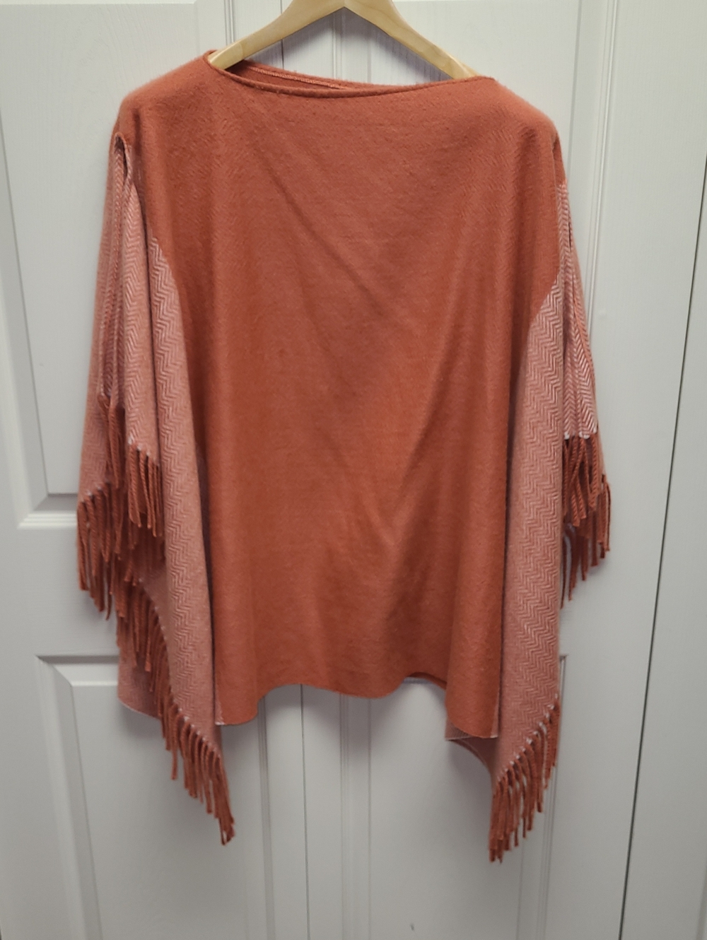 Universal Thread Cozy Coral Rust Orange Fringe Poncho Sweater Boho Wrap Shawl